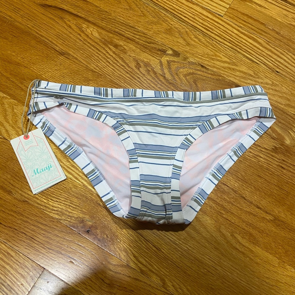 Maaji large NWT hipster